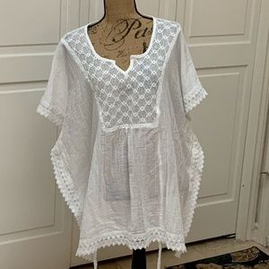 NWOT New white lace swimsuit cover